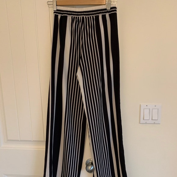 Silky Striped Pants - Wide Leg - Picture 3 of 4